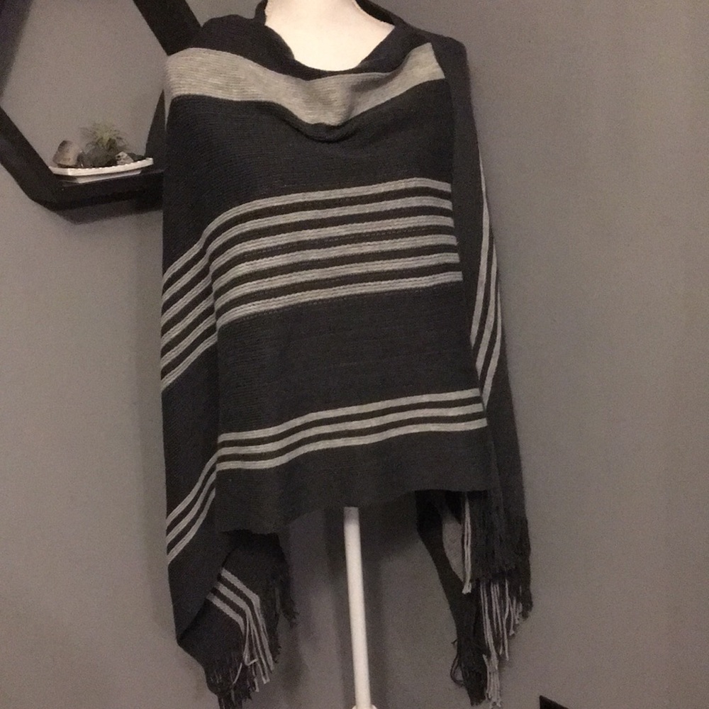 Mountain Mamas Fringe Poncho